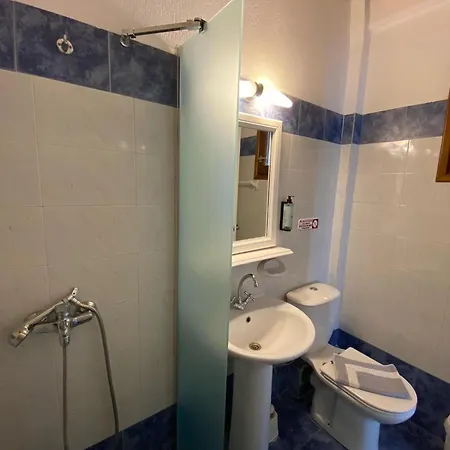 Fisilanis Beachfront 2* Logaras