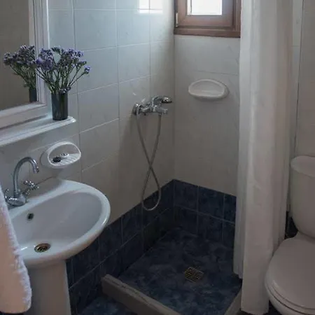 Fisilanis Beachfront Logaras