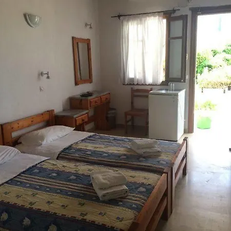 Fisilanis Beachfront Hotel Logaras