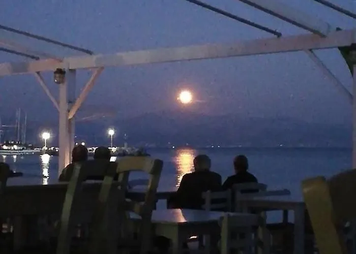 Fisilanis Beachfront מלון