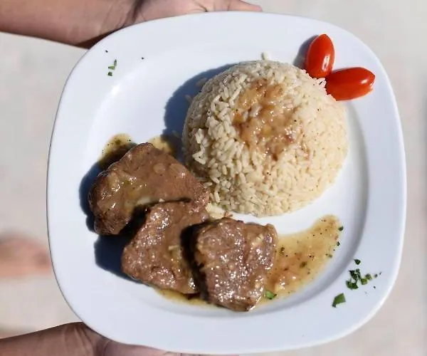 מלון Fisilanis Beachfront 2*