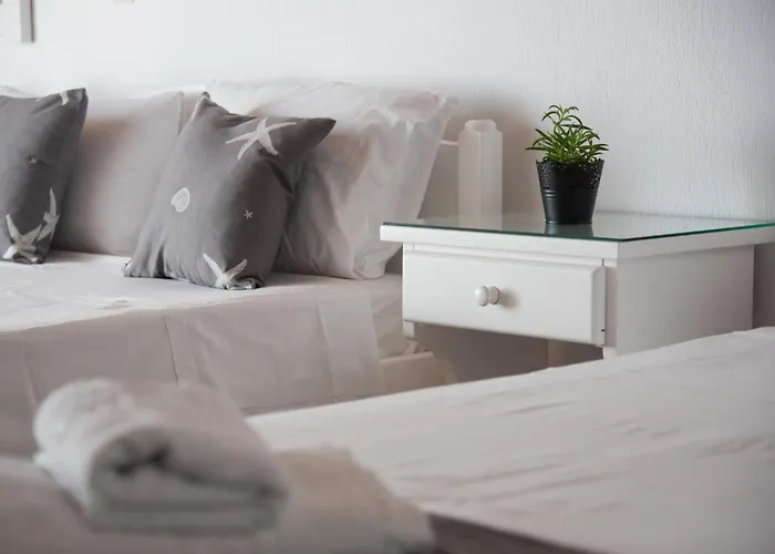 Fisilanis Beachfront מלון