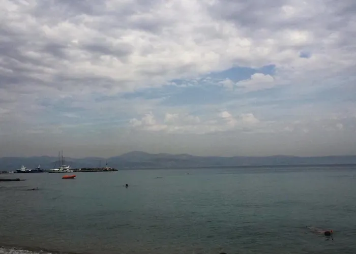 Hotel Fisilanis Beachfront 2*